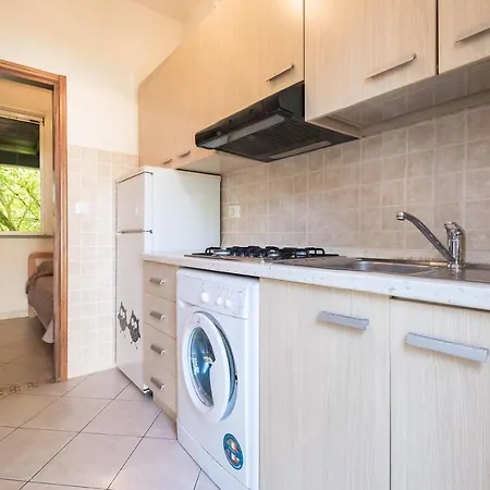 Ferienhaus Agenzia Vear - Osti 100 *